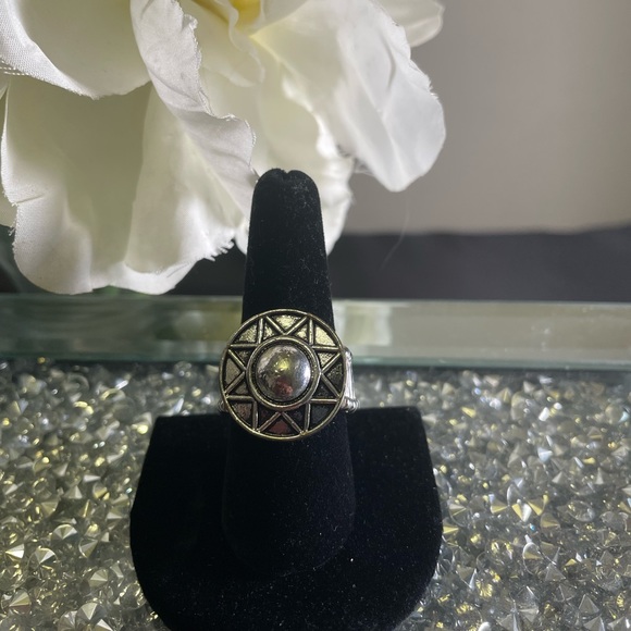 Paparazzi Ring - Picture 1 of 2